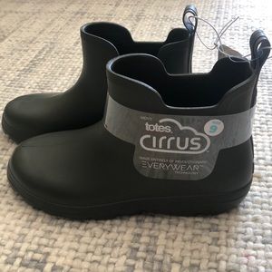 Totes super lightweight rain boots
